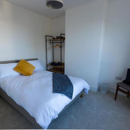 דירות בריסטול Amazing New 3 Double Bed House In Staple Hill! מראה חיצוני תמונה